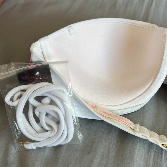 Victoria’s Secret Swim 🏊‍♀️ 36C Sequins Strapless Back Tie Top Retails: $40 - Picture 6 of 8